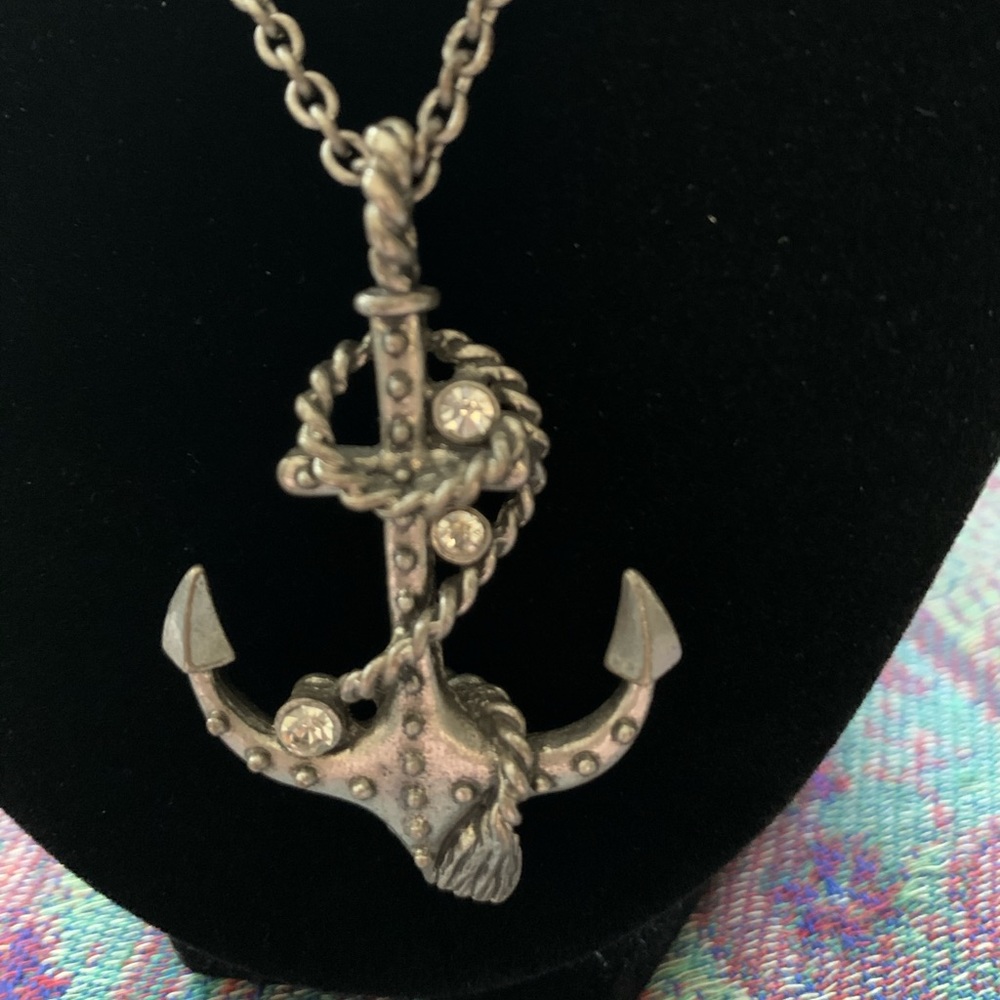 AEO anchor necklace